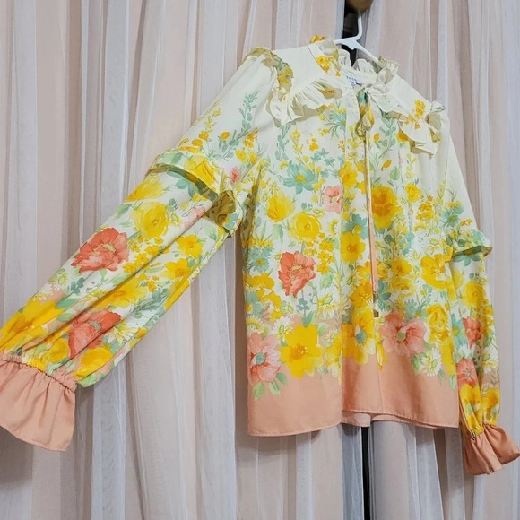 FATE Ombre Floral Split Neck Ruffle Blouse w/ Ties, Lined, Size Small, EUC! - Picture 3 of 15